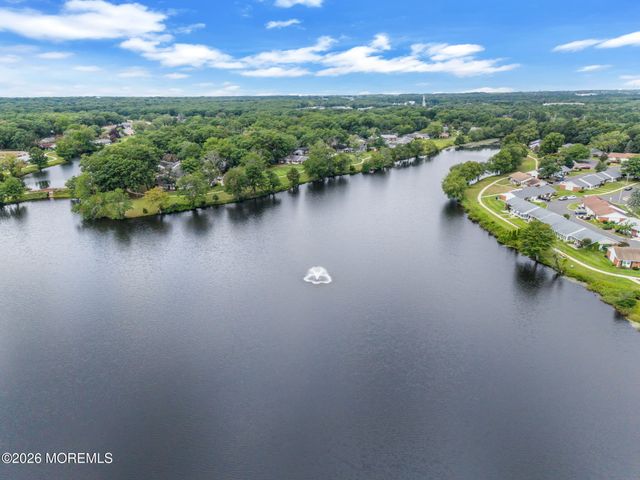 605B Lake Point Drive B, Lakewood, NJ 08701