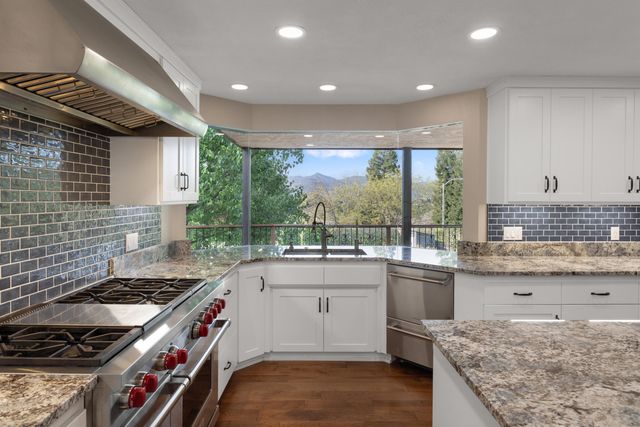 1688 El Capitan Drive, Redding, CA 96001