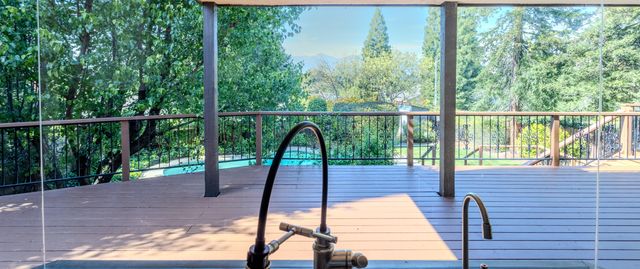 1688 El Capitan Drive, Redding, CA 96001