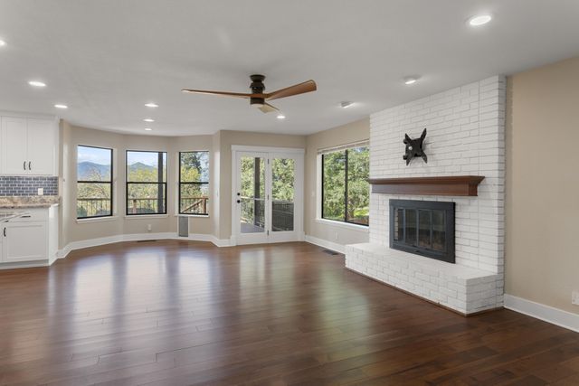 1688 El Capitan Drive, Redding, CA 96001