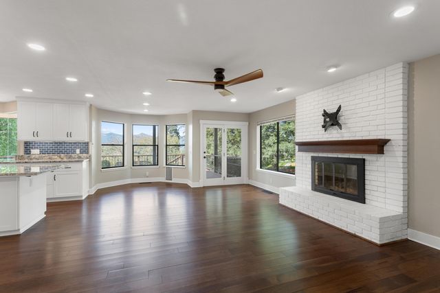 1688 El Capitan Drive, Redding, CA 96001