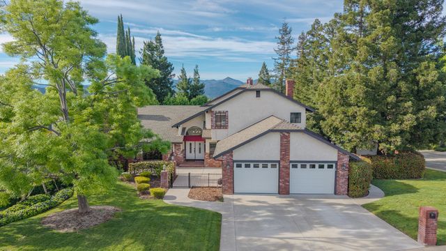 1688 El Capitan Drive, Redding, CA 96001