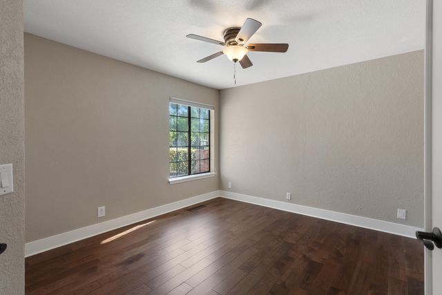 1688 El Capitan Drive, Redding, CA 96001