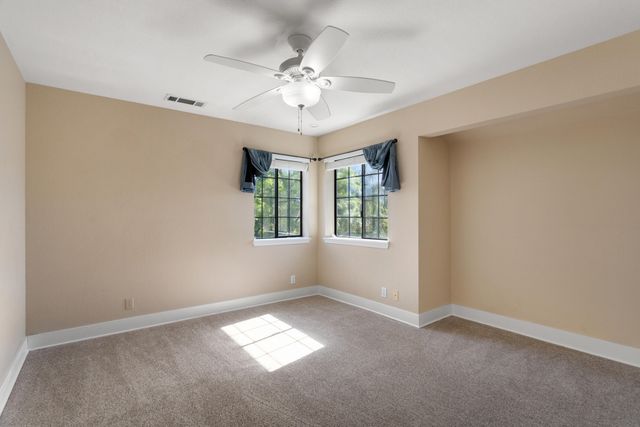 1688 El Capitan Drive, Redding, CA 96001