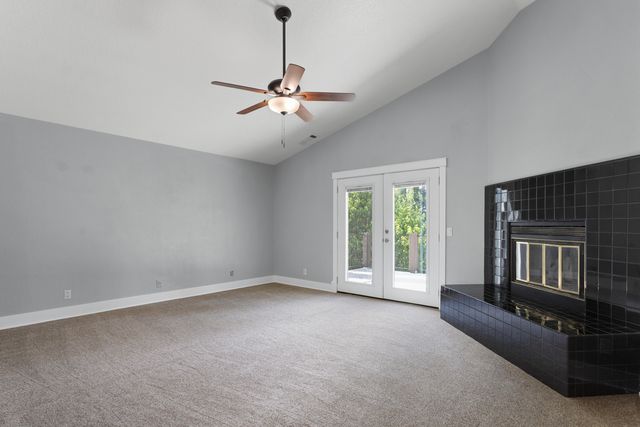 1688 El Capitan Drive, Redding, CA 96001