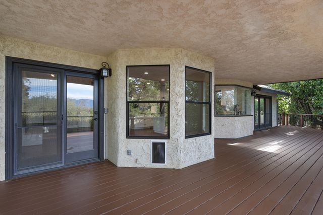 1688 El Capitan Drive, Redding, CA 96001