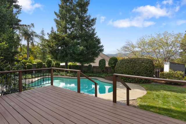 1688 El Capitan Drive, Redding, CA 96001