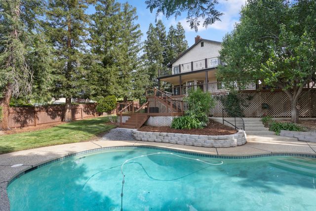 1688 El Capitan Drive, Redding, CA 96001