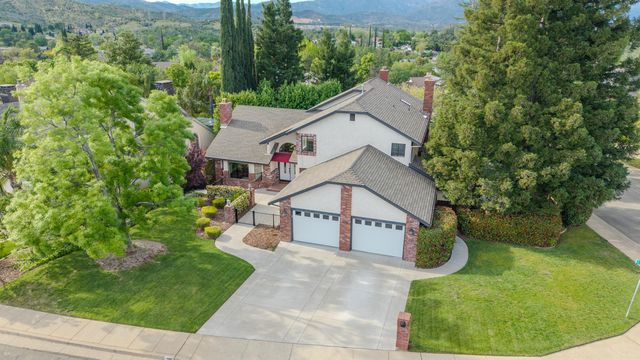 1688 El Capitan Drive, Redding, CA 96001
