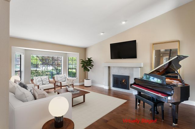 1688 El Capitan Drive, Redding, CA 96001