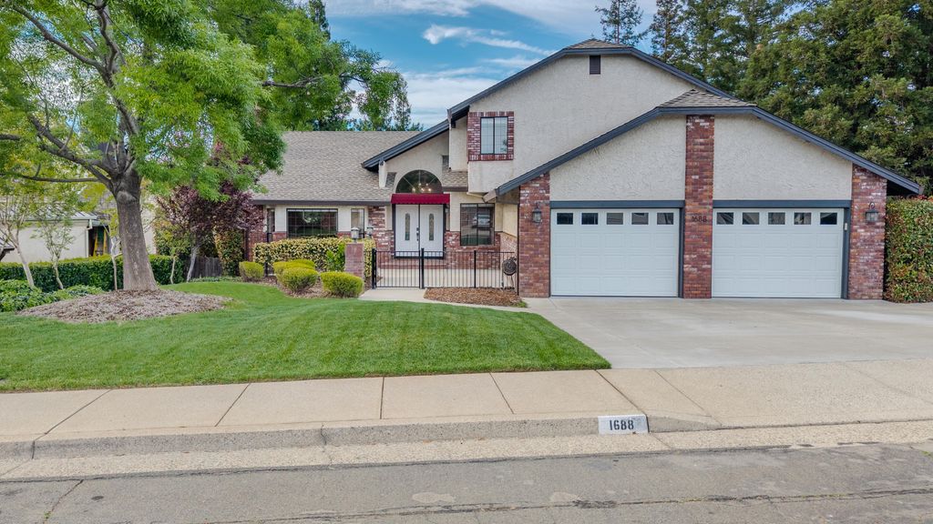 1688 El Capitan Drive, Redding, CA 96001