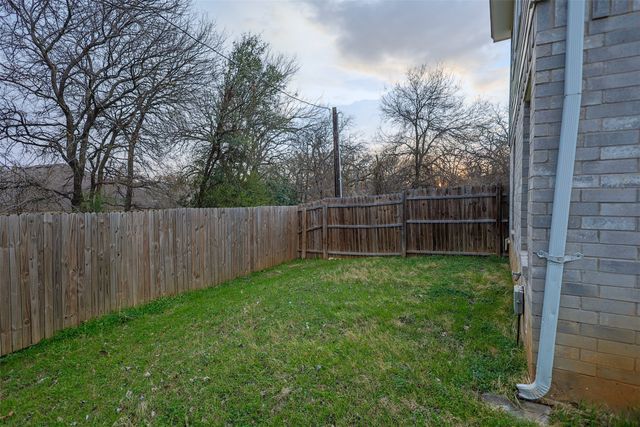 1208 Village Garden Drive, Azle, TX 76020