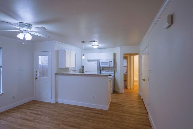 1208 Village Garden Drive, Azle, TX 76020