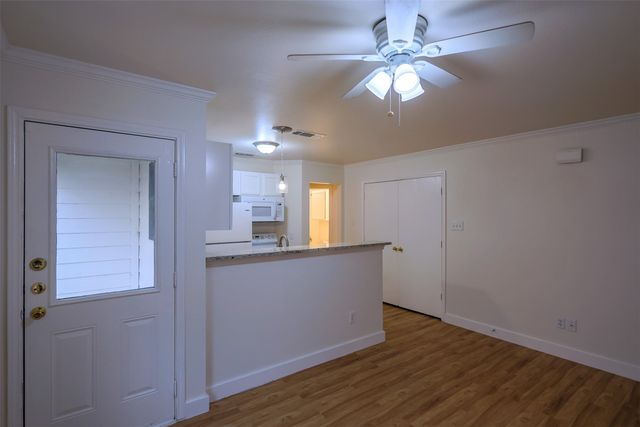 1208 Village Garden Drive, Azle, TX 76020