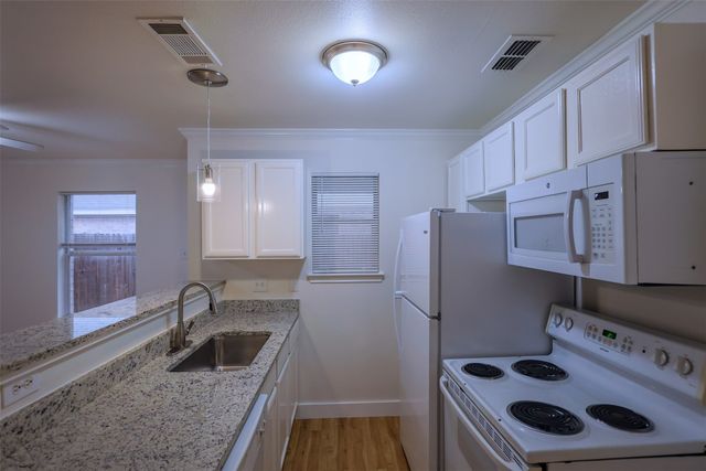 1208 Village Garden Drive, Azle, TX 76020