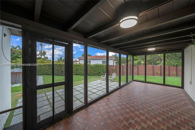 3261 SW 20th St, Miami, FL 33145