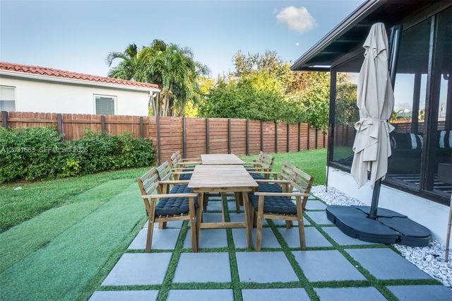3261 SW 20th St, Miami, FL 33145