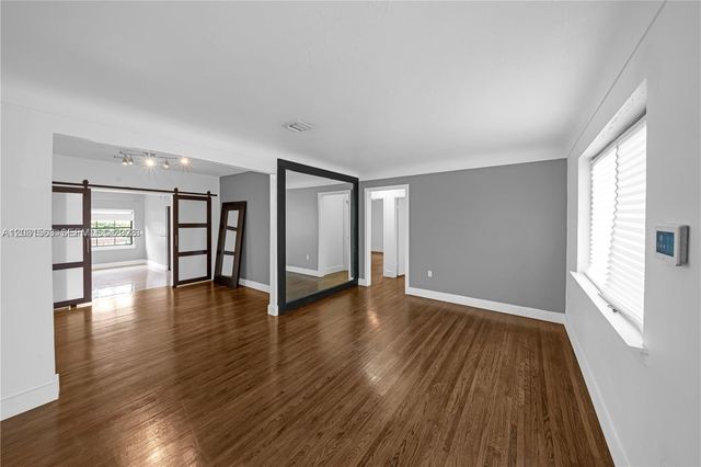 3261 SW 20th St, Miami, FL 33145