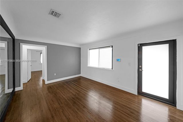 3261 SW 20th St, Miami, FL 33145
