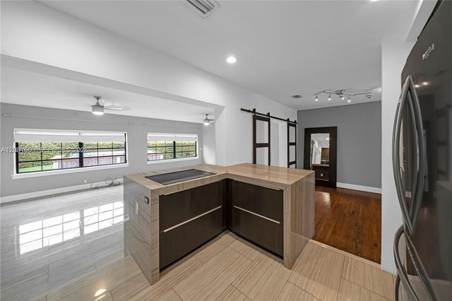 3261 SW 20th St, Miami, FL 33145