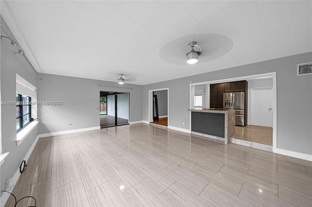 3261 SW 20th St, Miami, FL 33145