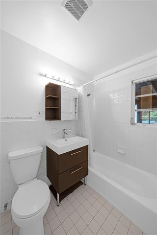 3261 SW 20th St, Miami, FL 33145