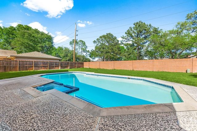 7306 Creek Crest Drive, Houston, TX 77095