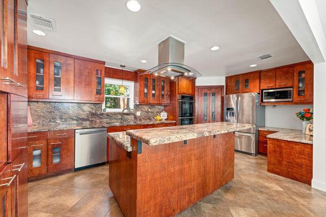 7306 Creek Crest Drive, Houston, TX 77095