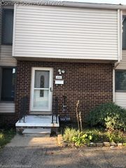 2156 Village West Drive, Lapeer, MI 48446