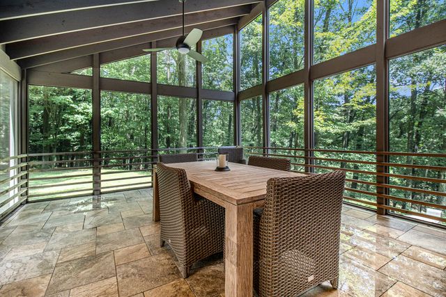 5410 W Oak Ridge Road, Ludington, MI 49431