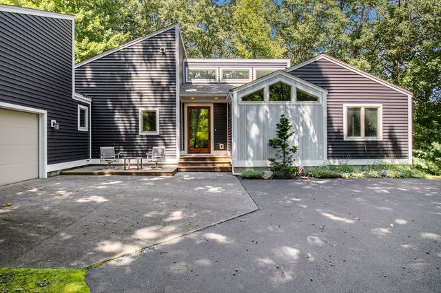 5410 W Oak Ridge Road, Ludington, MI 49431