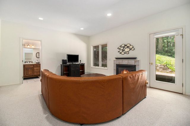 5410 W Oak Ridge Road, Ludington, MI 49431