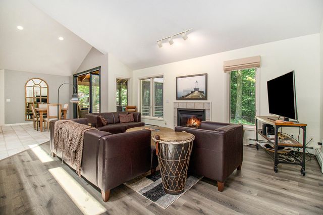 5410 W Oak Ridge Road, Ludington, MI 49431