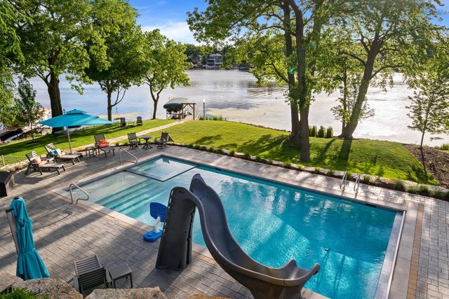 6474 Blue Heron Pointe DRIVE, Waterford, WI 53185