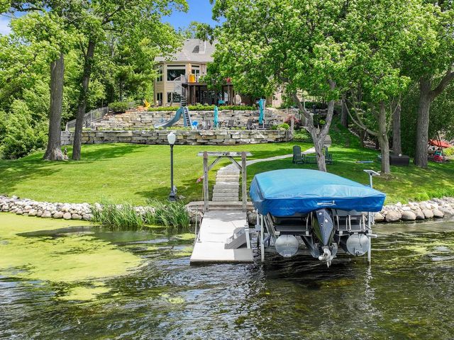 6474 Blue Heron Pointe DRIVE, Waterford, WI 53185