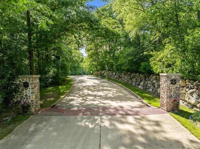 6474 Blue Heron Pointe DRIVE, Waterford, WI 53185