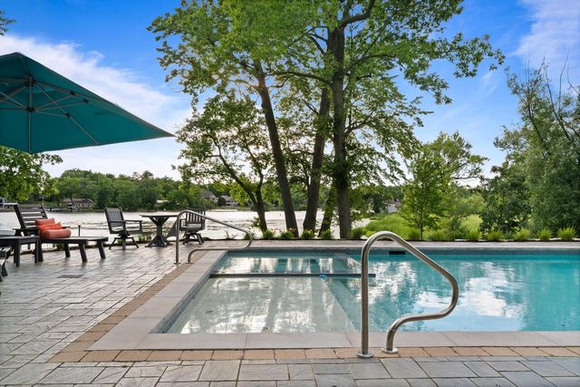 6474 Blue Heron Pointe DRIVE, Waterford, WI 53185