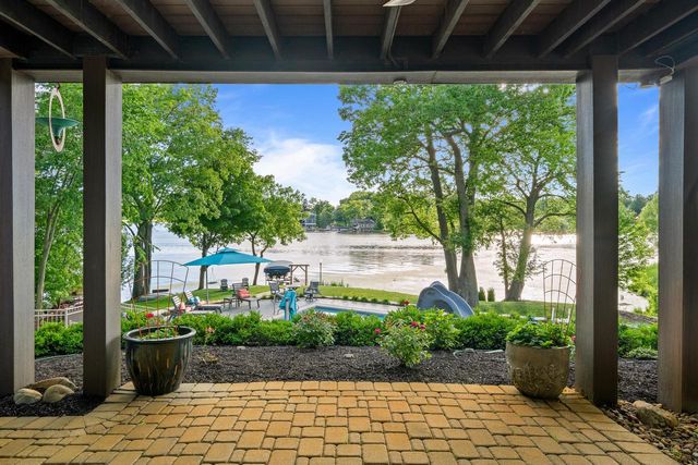 6474 Blue Heron Pointe DRIVE, Waterford, WI 53185