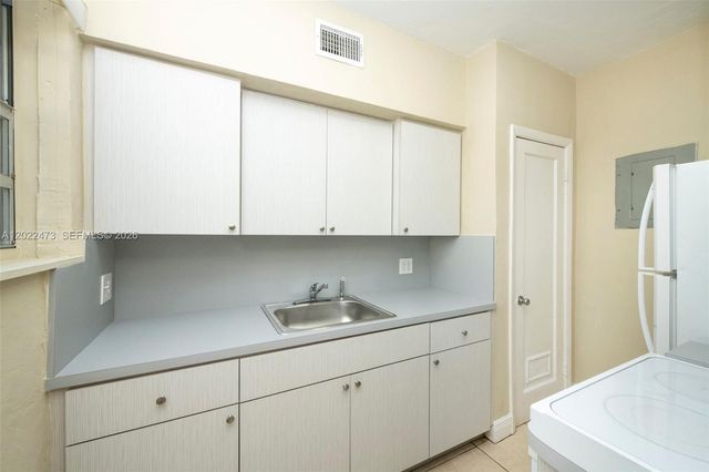 12245 NE 9th Ave 1, North Miami, FL 33161