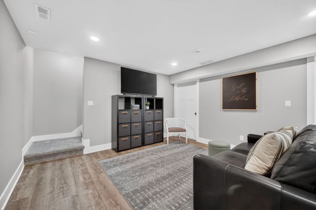 901 NW Abbie Drive, Ankeny, IA 50023