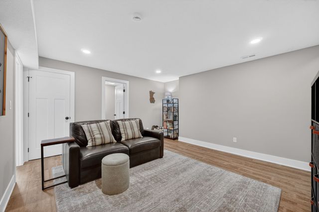901 NW Abbie Drive, Ankeny, IA 50023