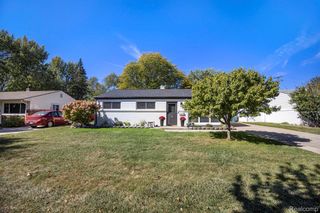325 Lyons Drive, Troy, MI 48083