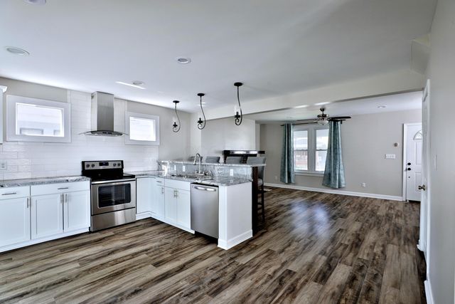 825 Reinhard Avenue, Columbus, OH 43206