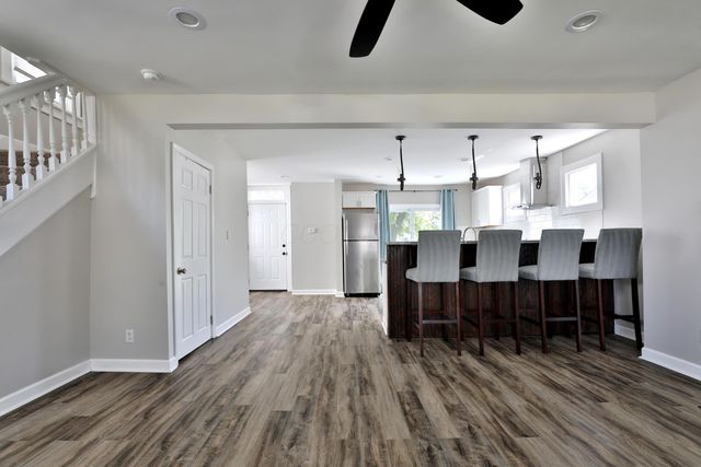 825 Reinhard Avenue, Columbus, OH 43206