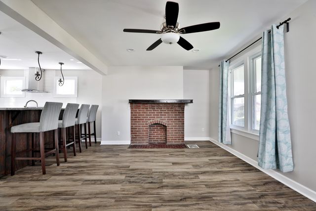 825 Reinhard Avenue, Columbus, OH 43206