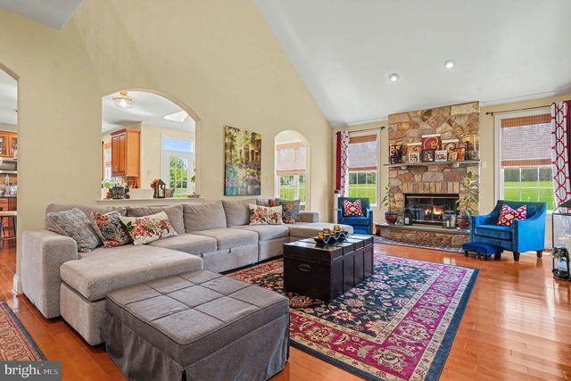 396 AUGUSTA DR, Telford, PA 18969