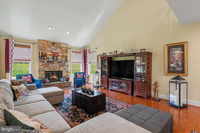 396 AUGUSTA DR, Telford, PA 18969