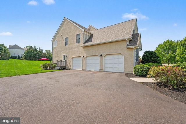 396 AUGUSTA DR, Telford, PA 18969