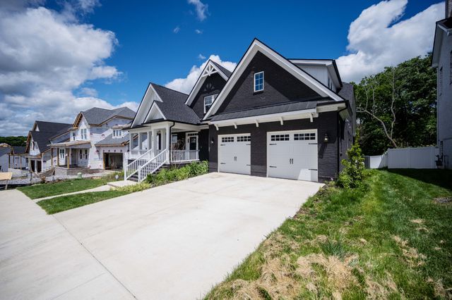 800 Westchester Cir, Hendersonville, TN 37075