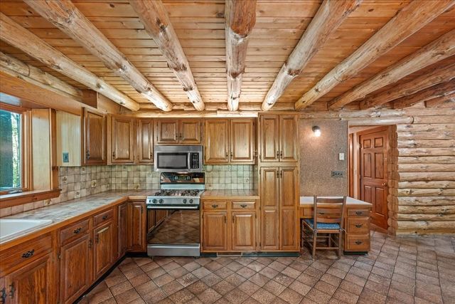 34 Edwards Mill Road, Chester, NH 03036